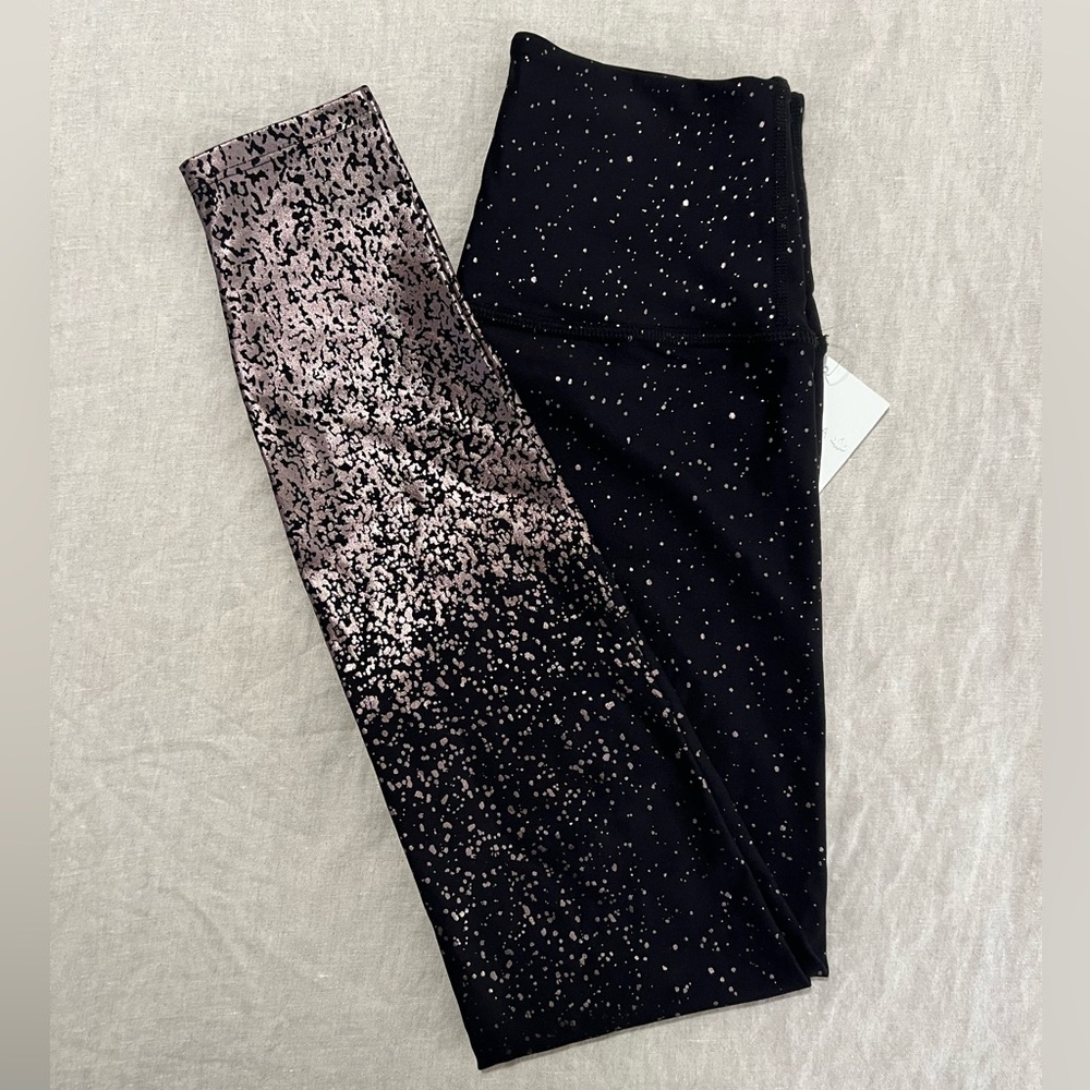 Beyond Yoga Shiny Metallic Platinum Silver Paint Splatter Leggings Size Large
